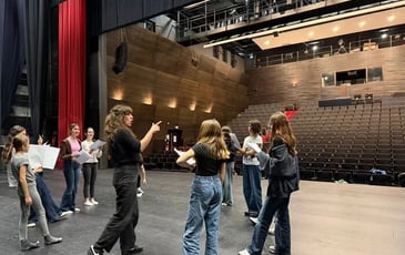 Coulisses, régie, plateau : poussez les portes du Théâtre Le Carré Sainte-Maxime !