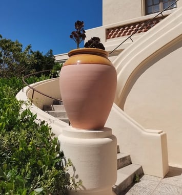 Visite, Le Jardin des Méditerranée, une construction humaine de pierres et de plantes