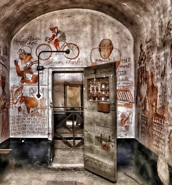 Exposition photographique « Regards croisés sur le patrimoine abandonné de Brignoles » par Arwenne et Franz Chavaroche